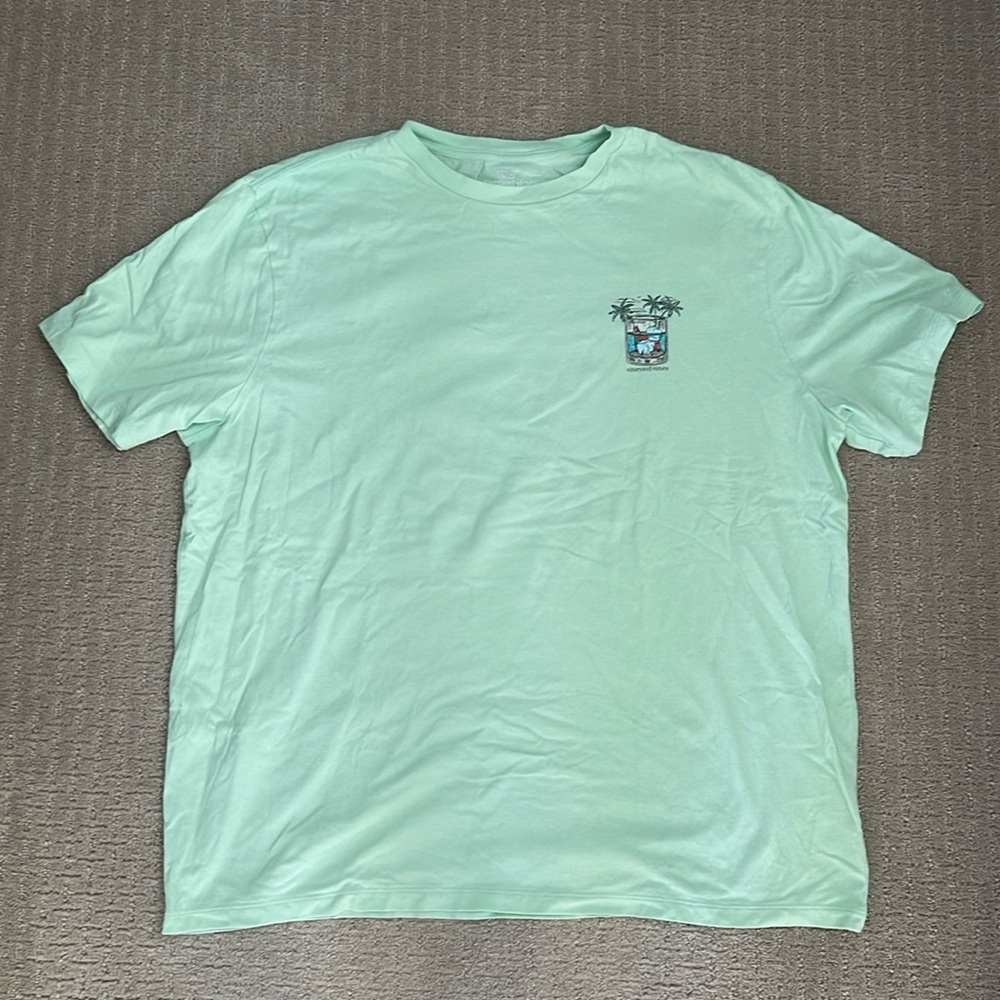 Vineyard Vines tee. Palm tree/ fish/ drink design on back. Xl. Unworn.